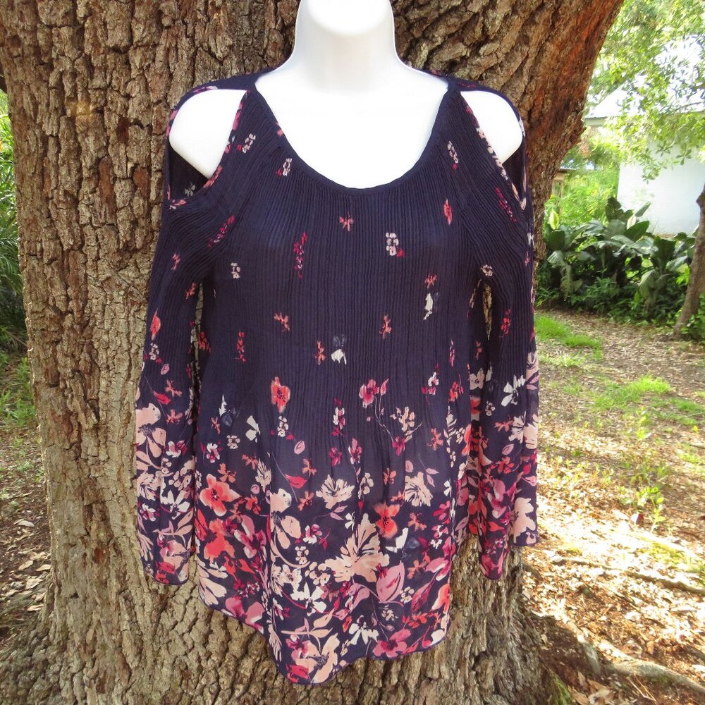 Womens Quintessential Medium Open Shoulder Top long sleeves